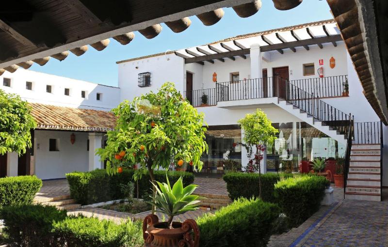 Imagen de alojamiento 30 Degrees - Hotel El Cortijo Matalascañas Imagen de alojamiento 30 Degrees - Hotel El Cortijo Matalascañas