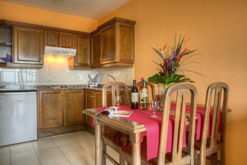 Imagen de alojamiento Apartamentos Las Tres Palmeras Imagen de alojamiento Apartamentos Las Tres Palmeras