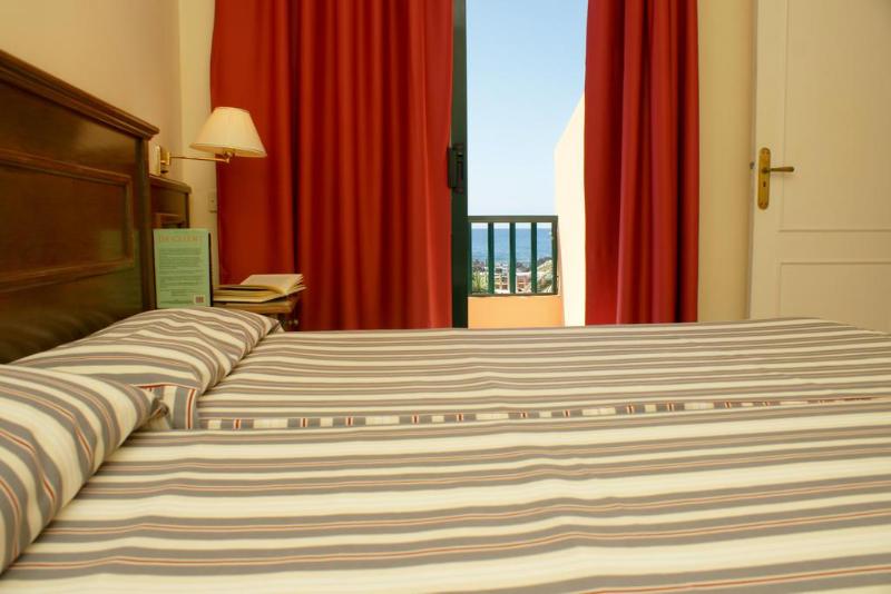 Imagen de alojamiento Apartamentos Las Tres Palmeras Imagen de alojamiento Apartamentos Las Tres Palmeras