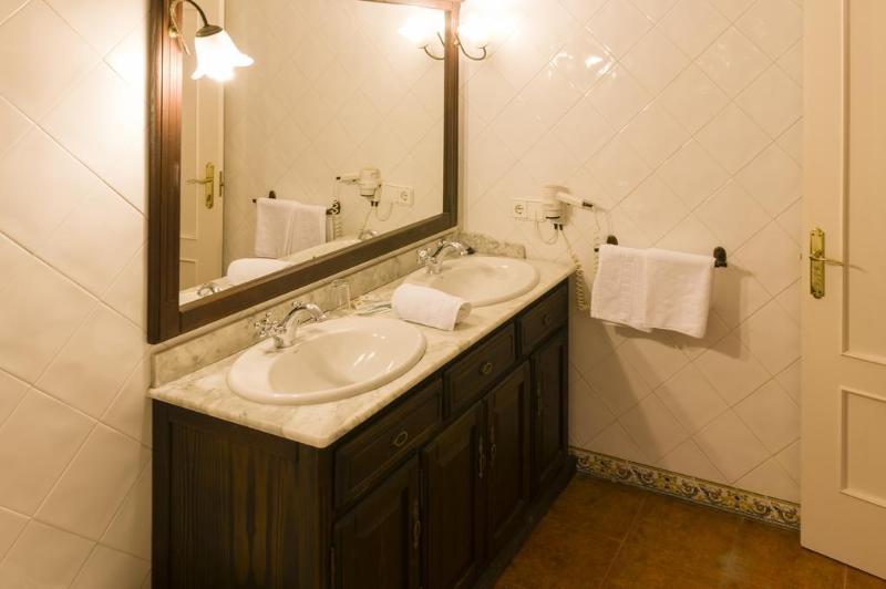 Imagen de alojamiento Hotel Las Camelias Imagen de alojamiento Hotel Las Camelias