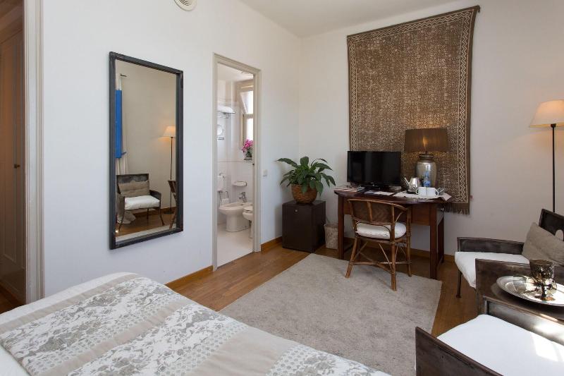 Imagen de alojamiento Hostal De La Plaça Imagen de alojamiento Hostal De La Plaça