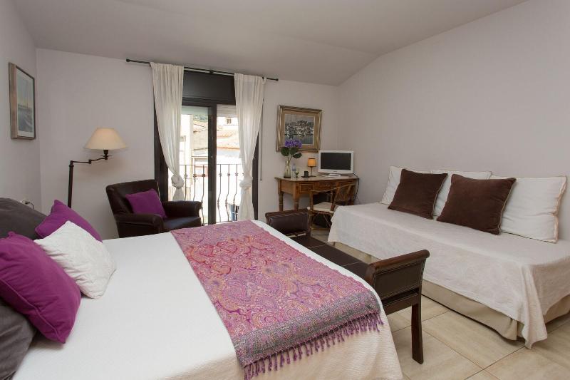 Imagen de alojamiento Hostal De La Plaça Imagen de alojamiento Hostal De La Plaça