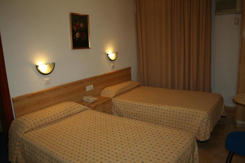 Imagen de alojamiento Hostal El Altet Imagen de alojamiento Hostal El Altet