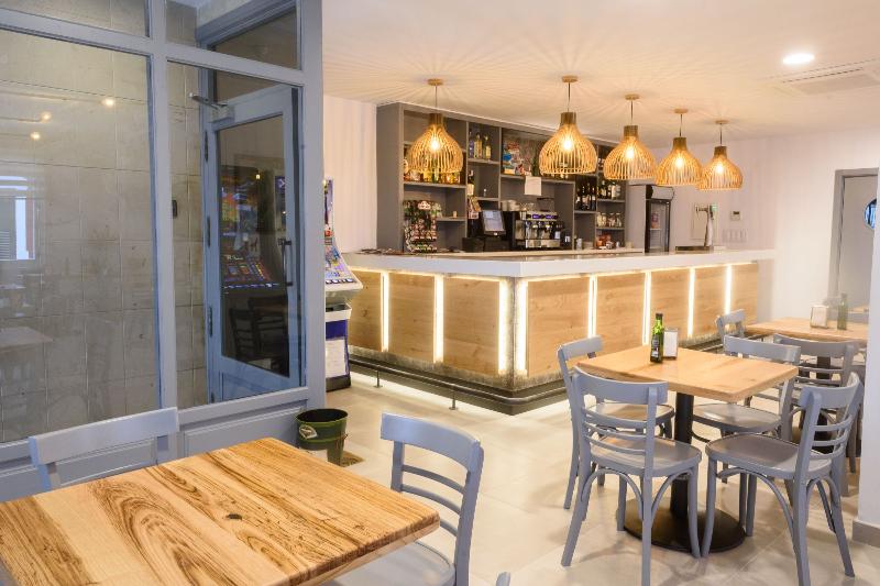 Imagen de alojamiento Hostal Restaurante La Isla S.L. Imagen de alojamiento Hostal Restaurante La Isla S.L.