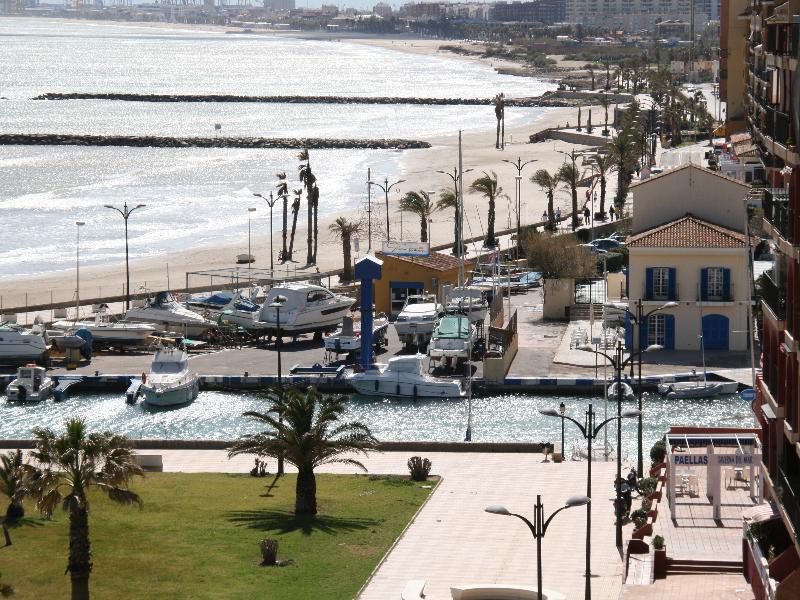 Imagen de alojamiento Valencia Port Saplaya Apartamentos Imagen de alojamiento Valencia Port Saplaya Apartamentos