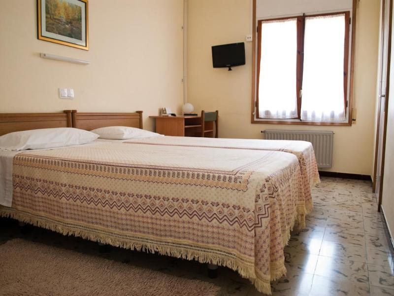 Imagen de alojamiento Hostal Fabrellas Imagen de alojamiento Hostal Fabrellas
