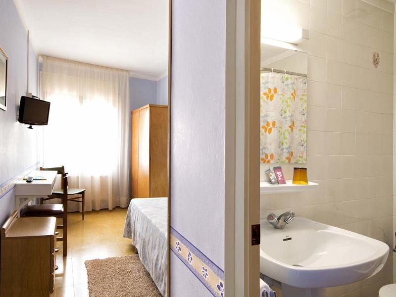 Imagen de alojamiento Hostal Fabrellas Imagen de alojamiento Hostal Fabrellas