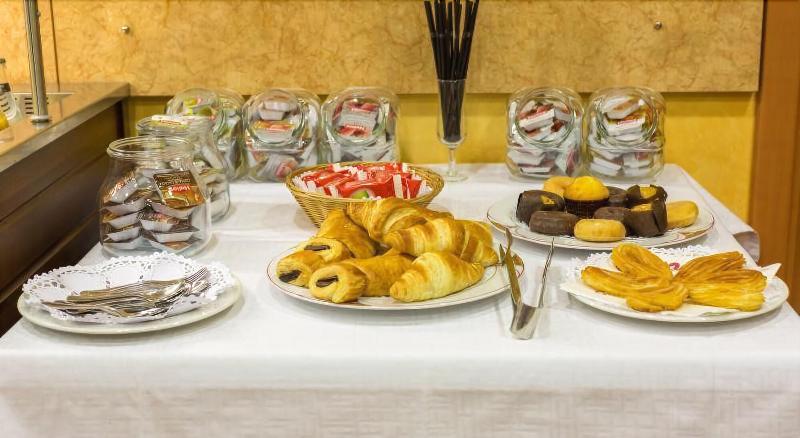 Imagen de alojamiento Hotel Real De Castilla Imagen de alojamiento Hotel Real De Castilla