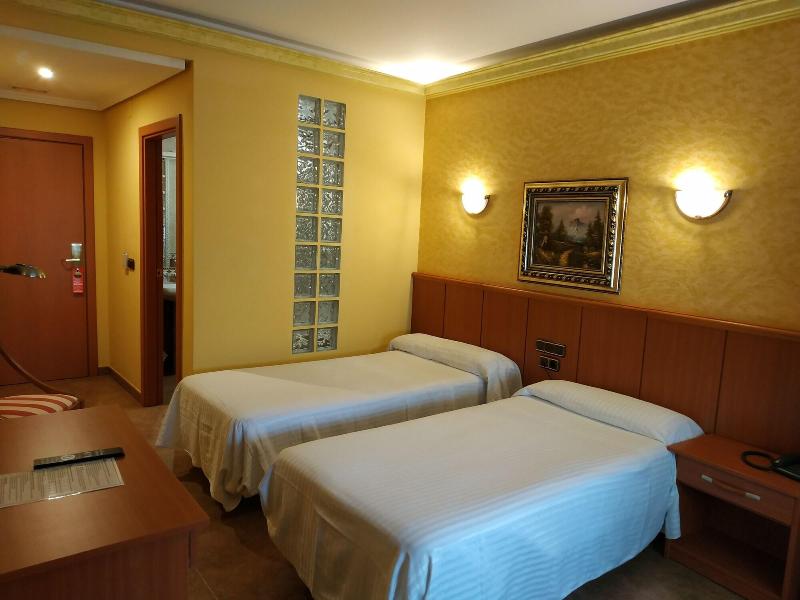 Imagen de alojamiento Hotel Real De Castilla Imagen de alojamiento Hotel Real De Castilla