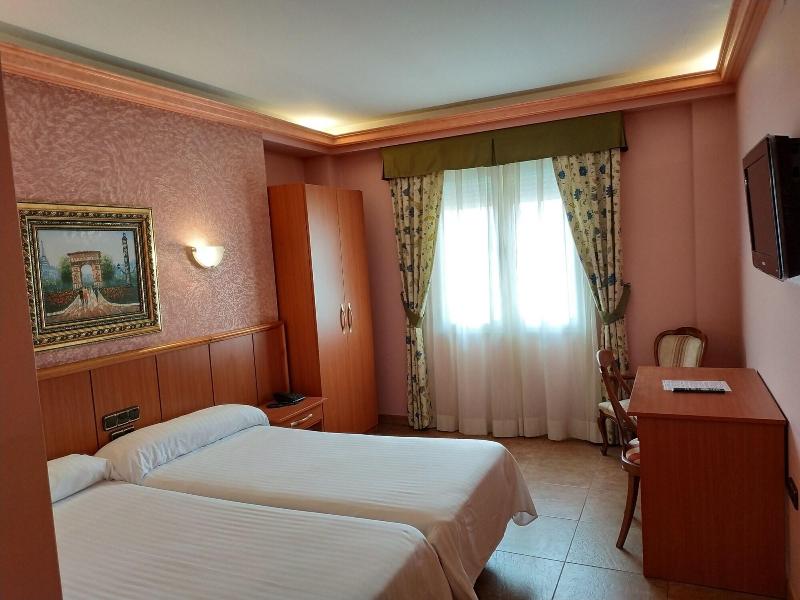 Imagen de alojamiento Hotel Real De Castilla Imagen de alojamiento Hotel Real De Castilla