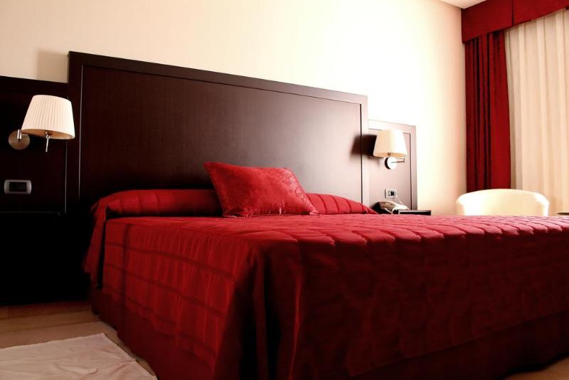 Imagen de alojamiento Hotel Puerta De Sahagun Imagen de alojamiento Hotel Puerta De Sahagun