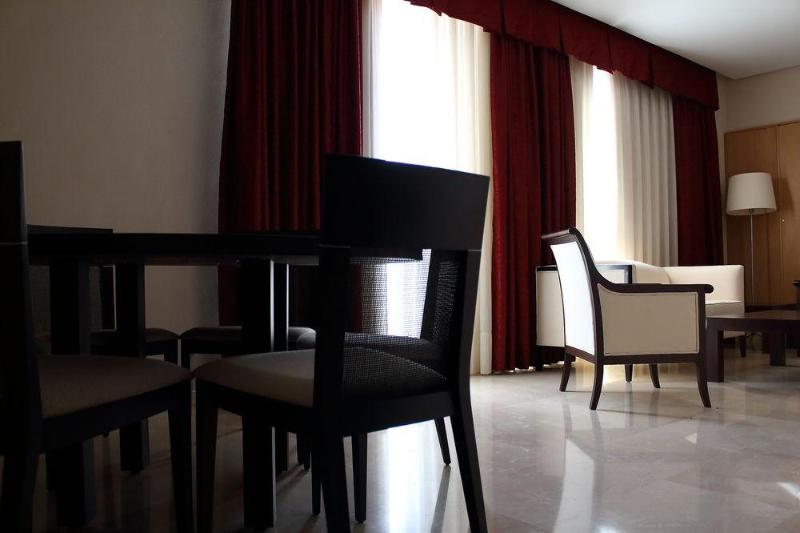 Imagen de alojamiento Hotel Puerta De Sahagun Imagen de alojamiento Hotel Puerta De Sahagun