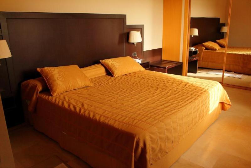 Imagen de alojamiento Hotel Puerta De Sahagun Imagen de alojamiento Hotel Puerta De Sahagun