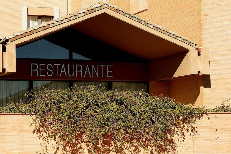 Imagen de alojamiento Hotel Puerta De Sahagun Imagen de alojamiento Hotel Puerta De Sahagun
