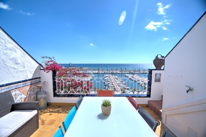 Imagen de alojamiento The Moonlight Sea View Imagen de alojamiento The Moonlight Sea View