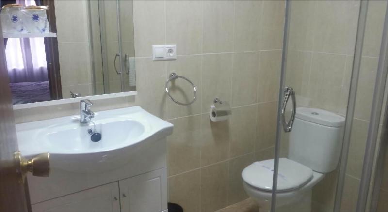 Imagen de alojamiento Hostal Cerezo Imagen de alojamiento Hostal Cerezo