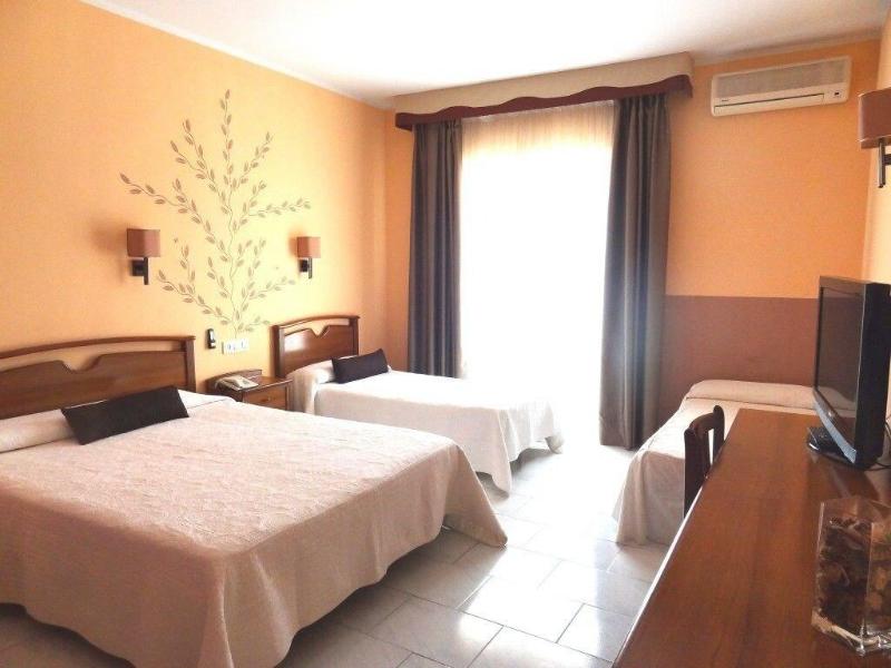 Imagen de alojamiento Hotel Llansola Imagen de alojamiento Hotel Llansola