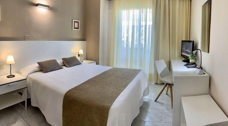 Imagen de alojamiento Hotel Llansola Imagen de alojamiento Hotel Llansola