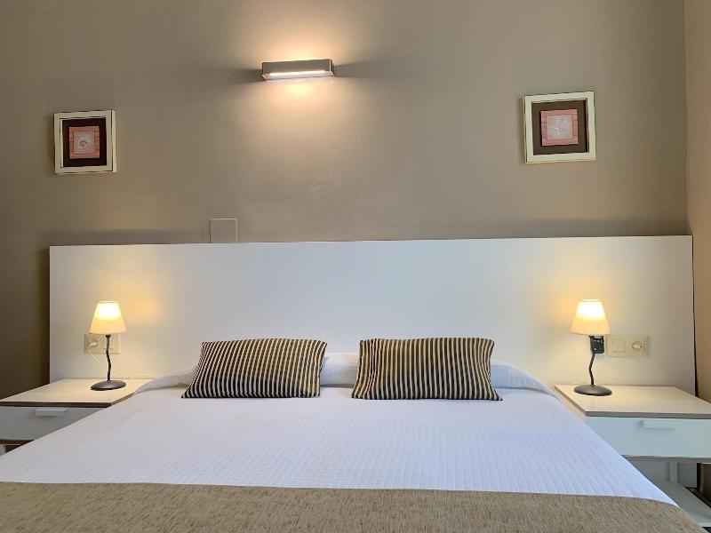 Imagen de alojamiento Hotel Llansola Imagen de alojamiento Hotel Llansola