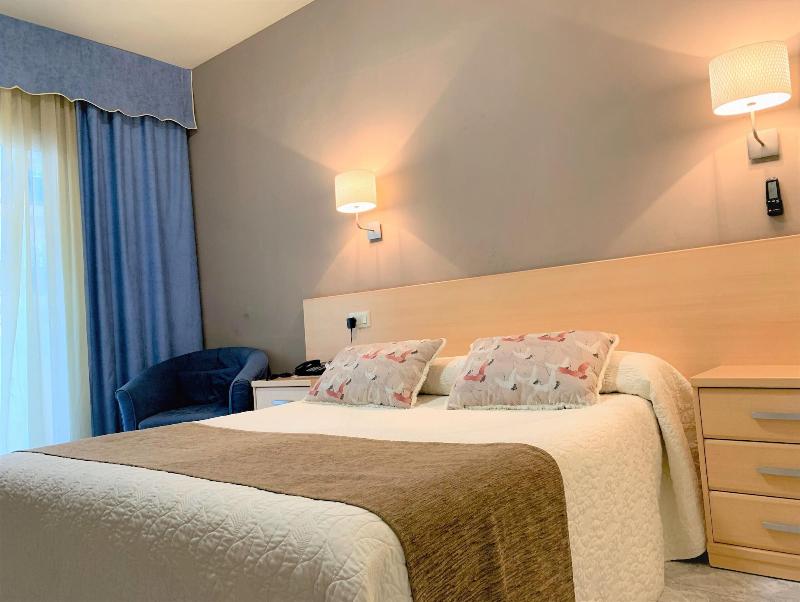 Imagen de alojamiento Hotel Llansola Imagen de alojamiento Hotel Llansola
