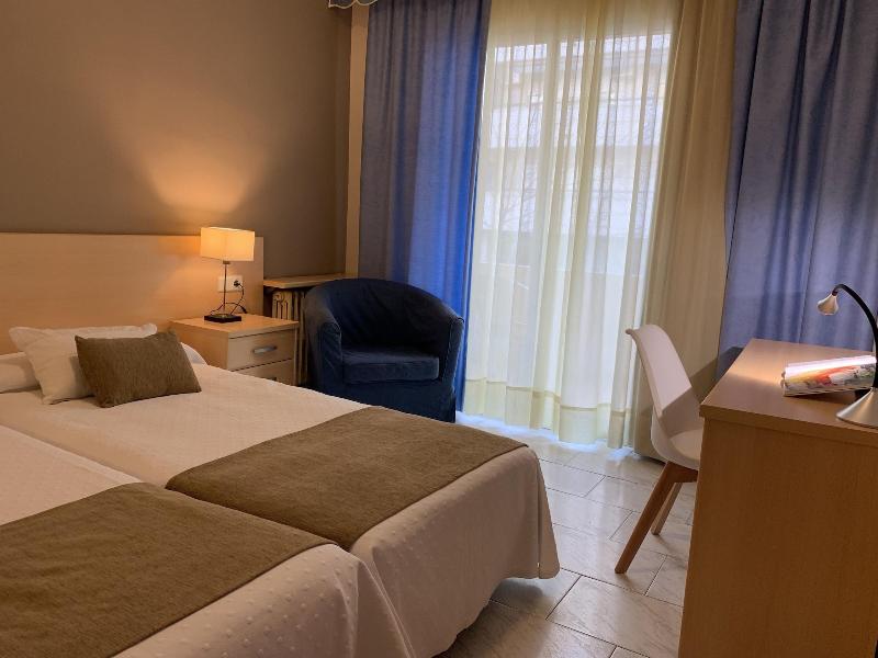 Imagen de alojamiento Hotel Llansola Imagen de alojamiento Hotel Llansola