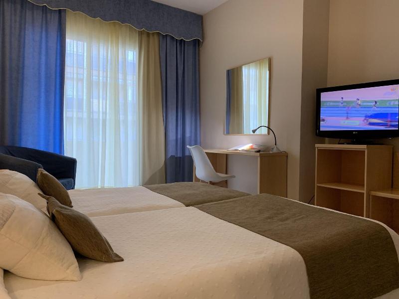 Imagen de alojamiento Hotel Llansola Imagen de alojamiento Hotel Llansola