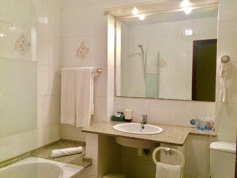 Imagen de alojamiento Hotel Llansola Imagen de alojamiento Hotel Llansola