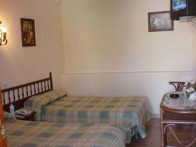 Imagen de alojamiento Hostal Las Encinas Imagen de alojamiento Hostal Las Encinas