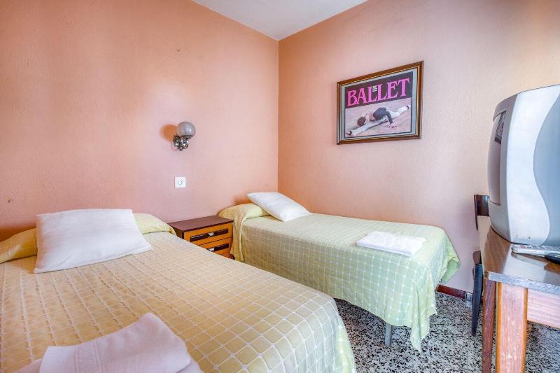 Imagen de alojamiento Hostal El Roser Imagen de alojamiento Hostal El Roser