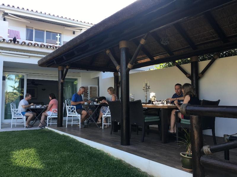 Imagen de alojamiento Villa Breeze Marbella Luxury B&B Imagen de alojamiento Villa Breeze Marbella Luxury B&B