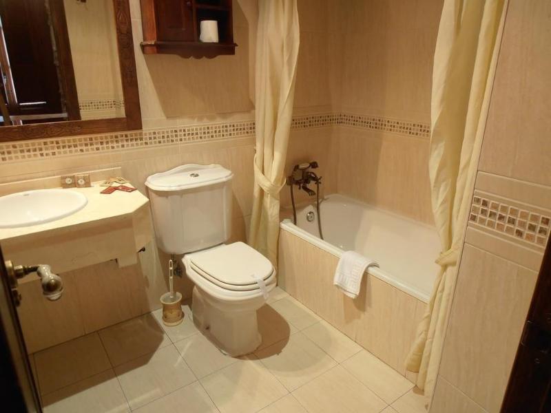 Imagen de alojamiento Hostal Virgen De La Encina Imagen de alojamiento Hostal Virgen De La Encina
