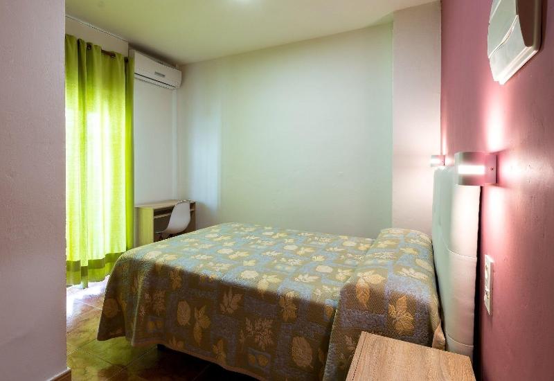 Imagen de alojamiento Hostal Rocamar Imagen de alojamiento Hostal Rocamar