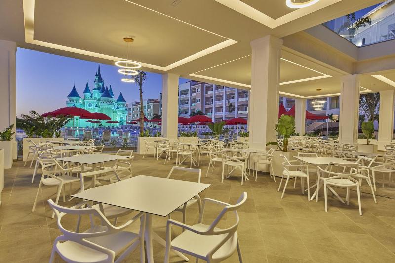 Imagen de alojamiento Bahia Principe Fantasia Tenerife All Inclusive Imagen de alojamiento Bahia Principe Fantasia Tenerife All Inclusive