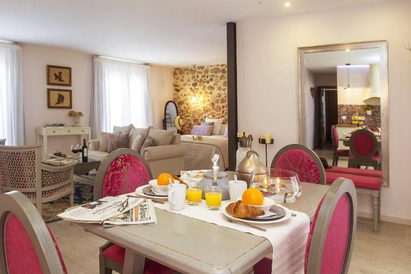 Imagen de alojamiento Total Marbella Suites Noise Isolation Imagen de alojamiento Total Marbella Suites Noise Isolation