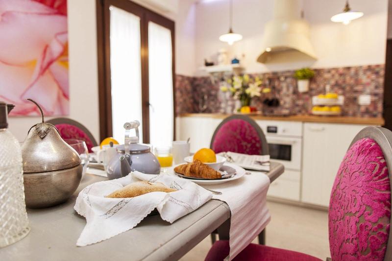Imagen de alojamiento Total Marbella Suites Noise Isolation Imagen de alojamiento Total Marbella Suites Noise Isolation