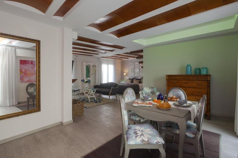 Imagen de alojamiento Total Marbella Suites Noise Isolation Imagen de alojamiento Total Marbella Suites Noise Isolation