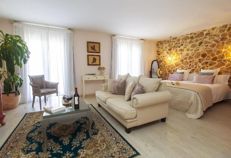 Imagen de alojamiento Total Marbella Suites Noise Isolation Imagen de alojamiento Total Marbella Suites Noise Isolation