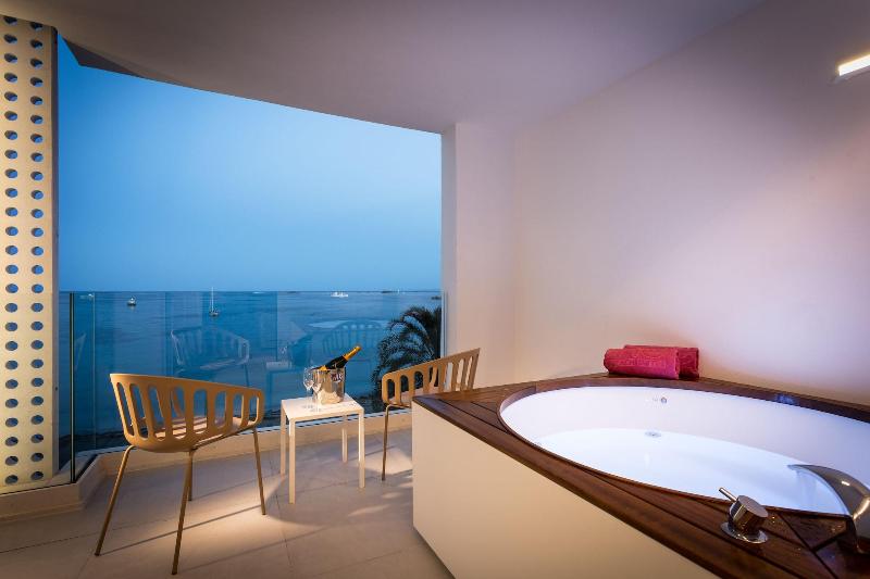 Imagen de alojamiento One Ibiza Suites Imagen de alojamiento One Ibiza Suites