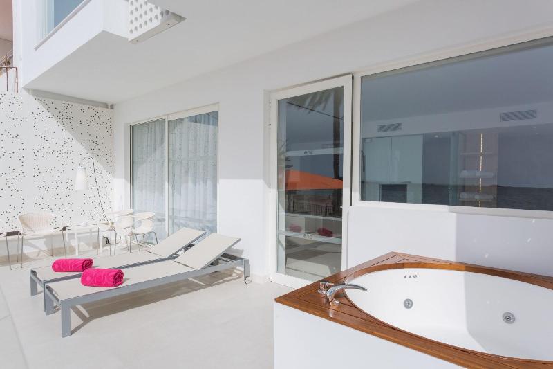 Imagen de alojamiento One Ibiza Suites Imagen de alojamiento One Ibiza Suites