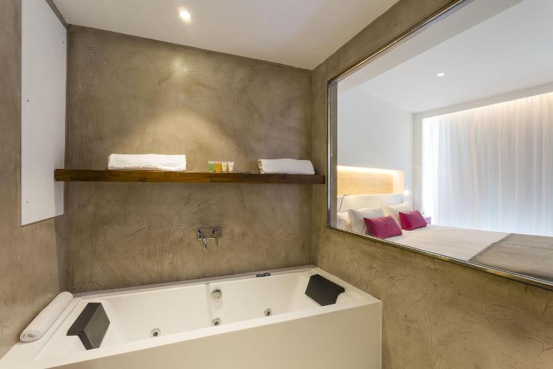 Imagen de alojamiento One Ibiza Suites Imagen de alojamiento One Ibiza Suites
