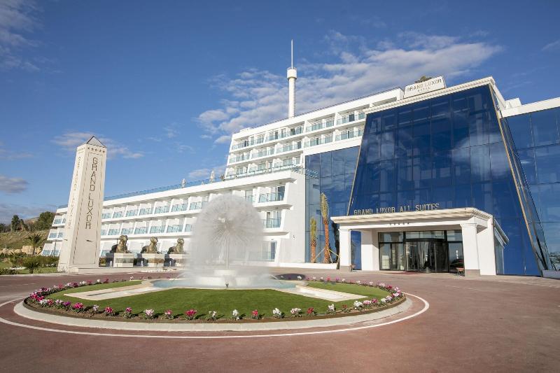 Imagen de alojamiento Grand Luxor Hotel - Terra Mitica Theme Park Ticket Imagen de alojamiento Grand Luxor Hotel - Terra Mitica Theme Park Ticket
