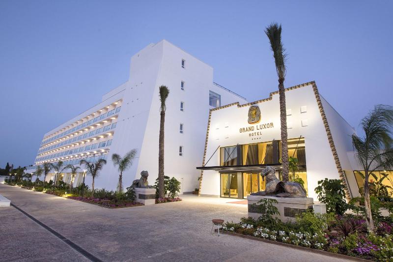 Imagen de alojamiento Grand Luxor Hotel - Terra Mitica Theme Park Ticket Imagen de alojamiento Grand Luxor Hotel - Terra Mitica Theme Park Ticket
