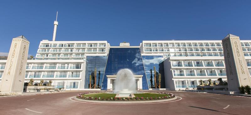 Imagen de alojamiento Grand Luxor Hotel - Terra Mitica Theme Park Ticket Imagen de alojamiento Grand Luxor Hotel - Terra Mitica Theme Park Ticket