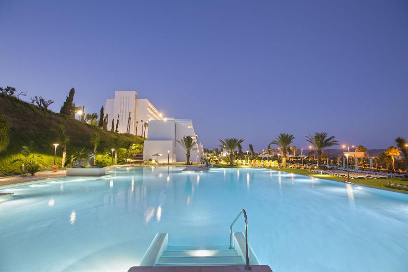 Imagen de alojamiento Grand Luxor Hotel - Terra Mitica Theme Park Ticket Imagen de alojamiento Grand Luxor Hotel - Terra Mitica Theme Park Ticket