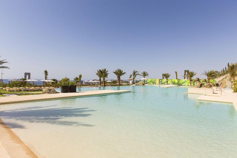 Imagen de alojamiento Grand Luxor Hotel - Terra Mitica Theme Park Ticket Imagen de alojamiento Grand Luxor Hotel - Terra Mitica Theme Park Ticket