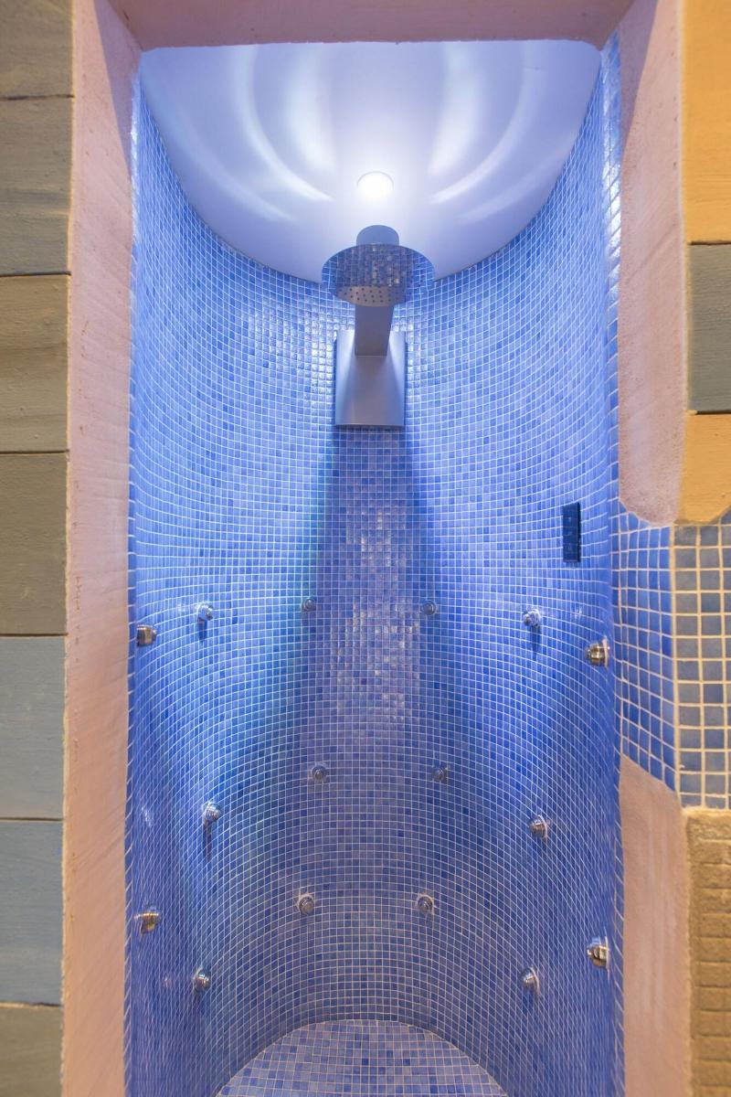 Imagen de alojamiento Grand Luxor Hotel - Terra Mitica Theme Park Ticket Imagen de alojamiento Grand Luxor Hotel - Terra Mitica Theme Park Ticket