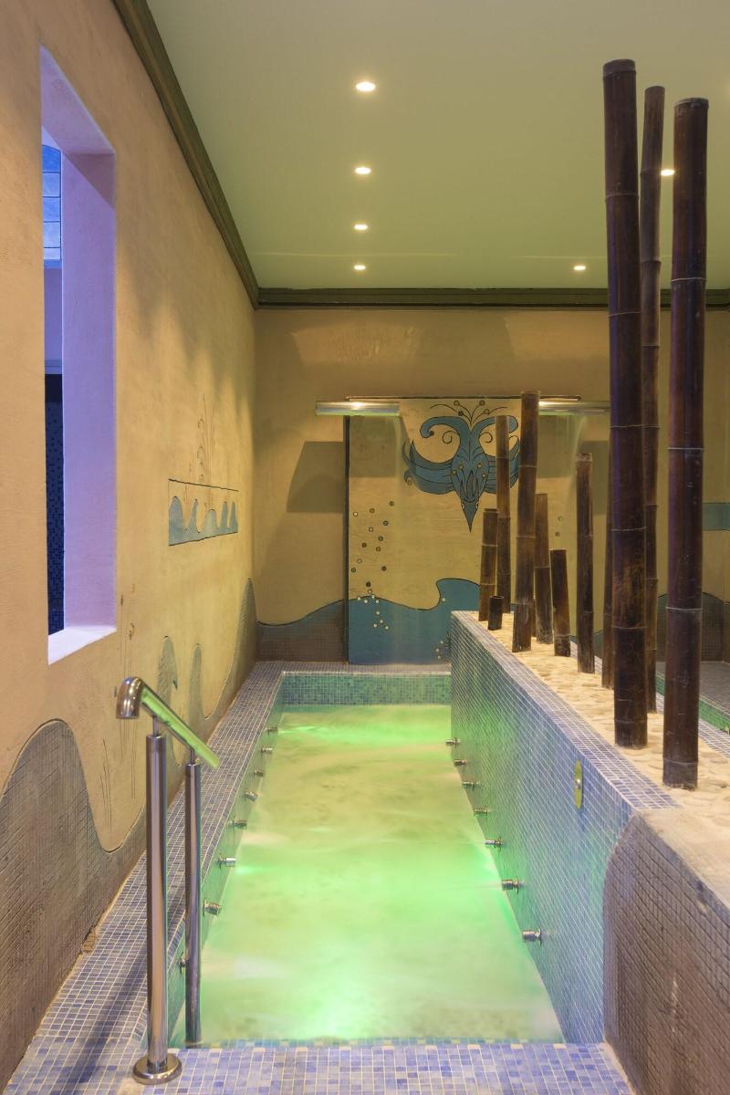 Imagen de alojamiento Grand Luxor Hotel - Terra Mitica Theme Park Ticket Imagen de alojamiento Grand Luxor Hotel - Terra Mitica Theme Park Ticket