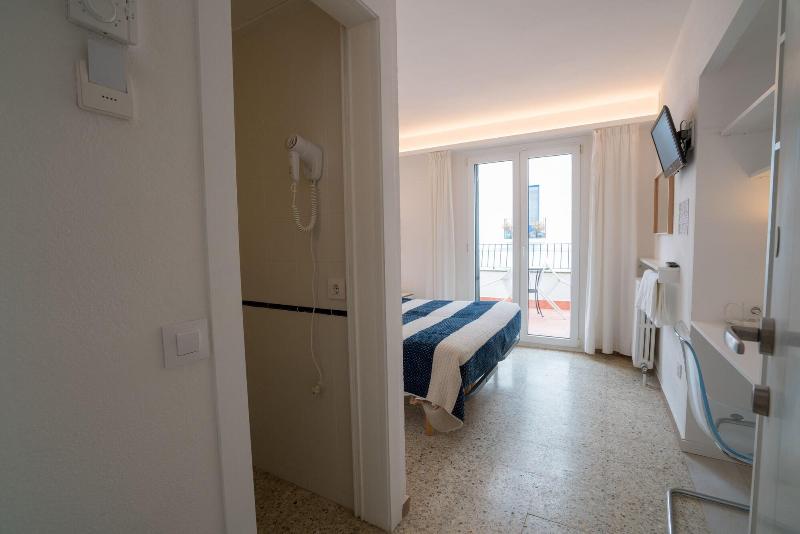 Imagen de alojamiento Hostal Marina Cadaqués Imagen de alojamiento Hostal Marina Cadaqués