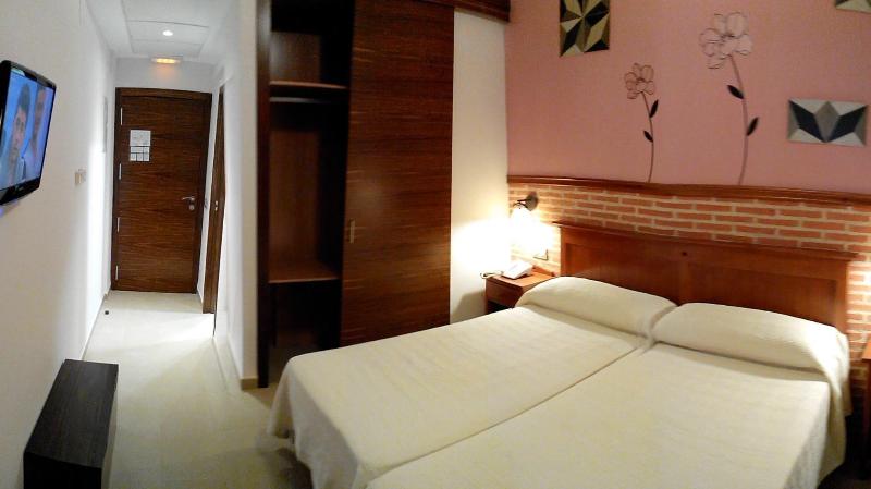 Imagen de alojamiento Hotel Toral Imagen de alojamiento Hotel Toral