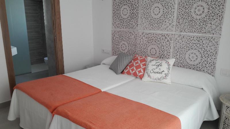 Imagen de alojamiento Hostal Cervantes Playa Imagen de alojamiento Hostal Cervantes Playa
